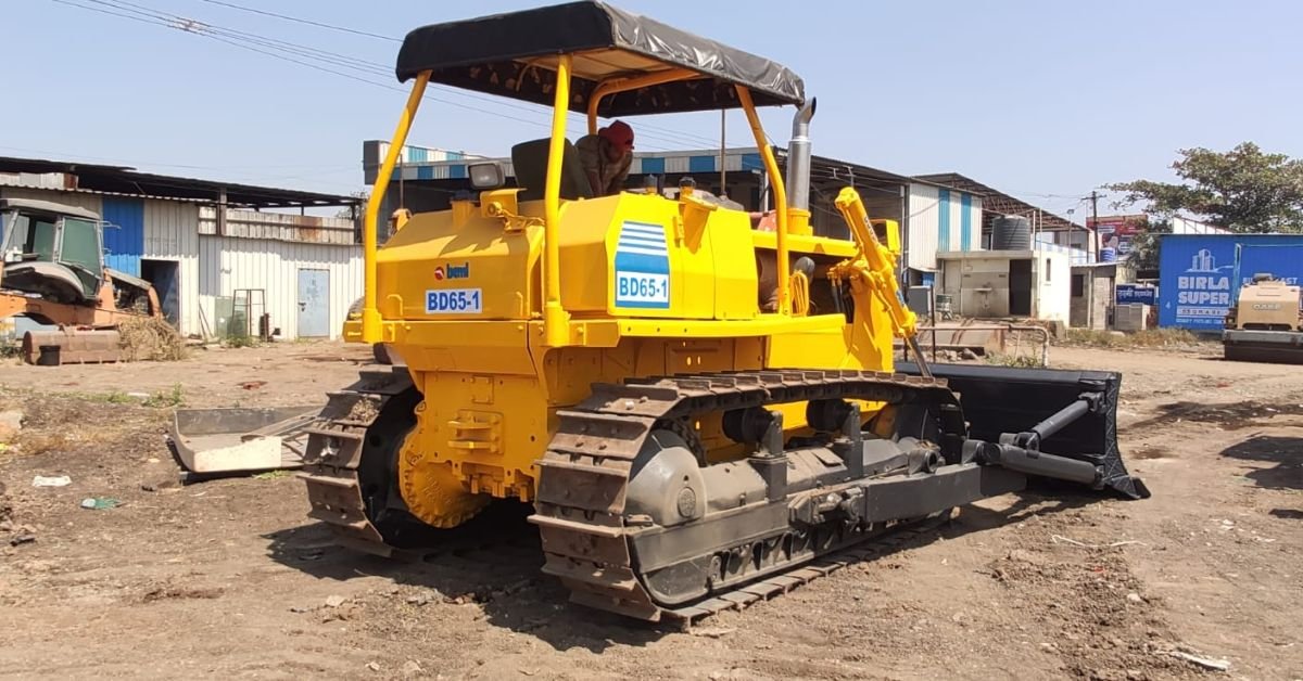 BEML Dozer BD65 Rental Services in Pune (2)